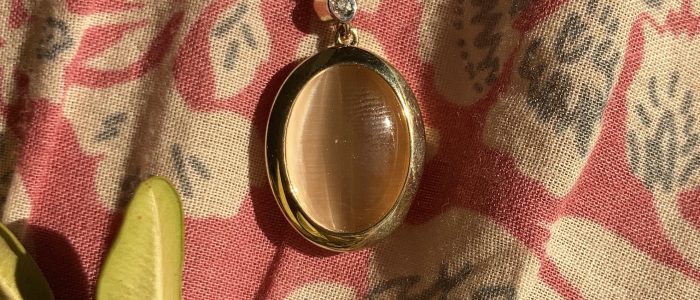 Cat’s eye pendant Cat’s eye pendant