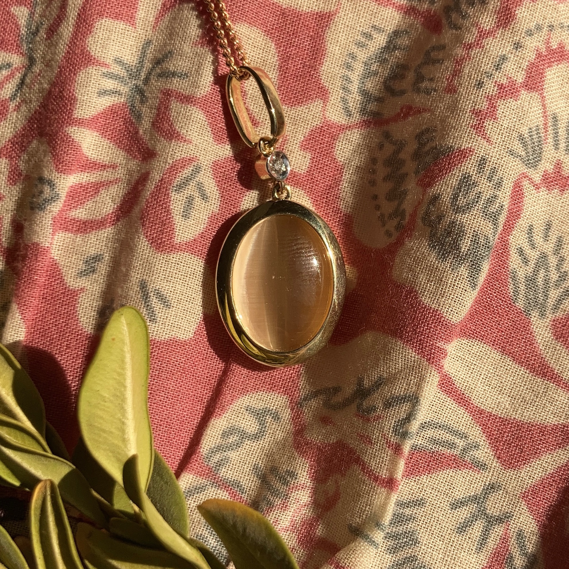 Cat’s eye pendant